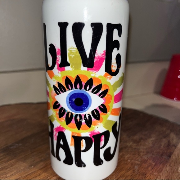 Natural Life 18 oz, heart travel water bottle.
Lid is BPA free. Hand wash. - Picture 3 of 6